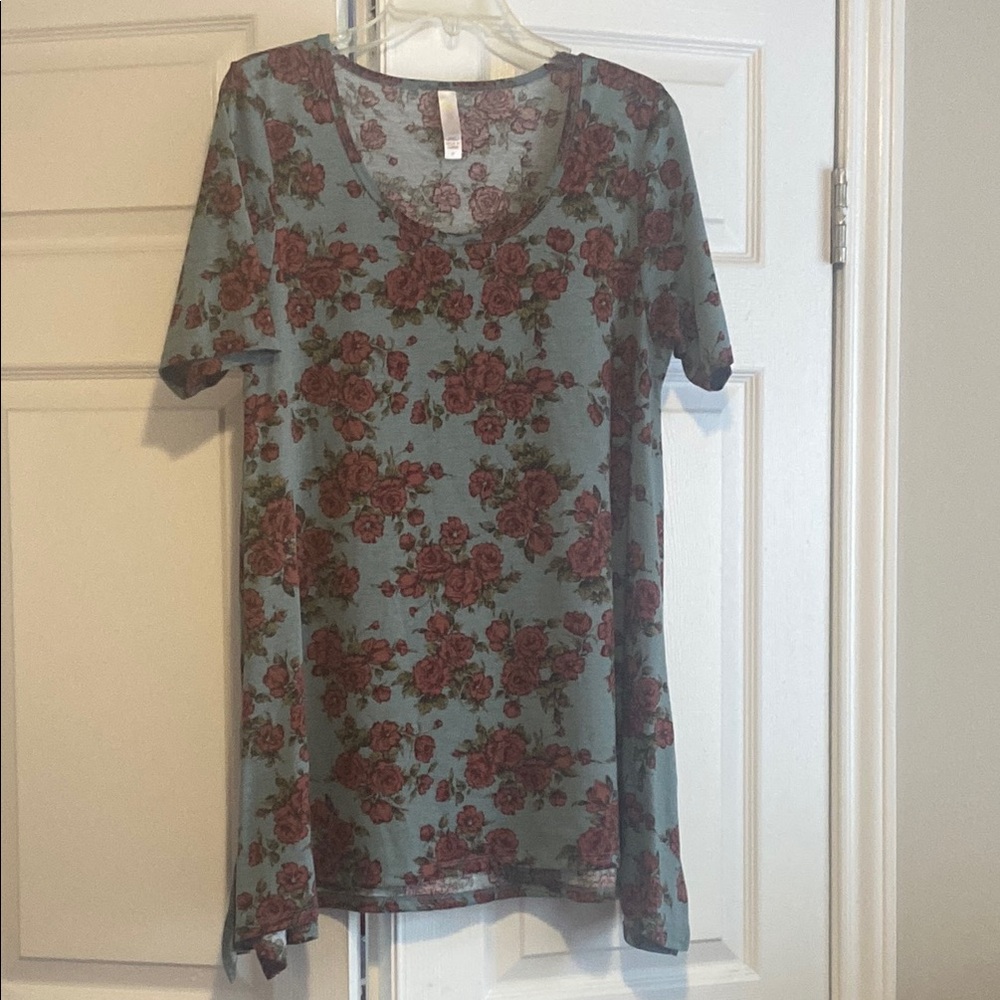 LuLaRoe Perfect T. Size medium.